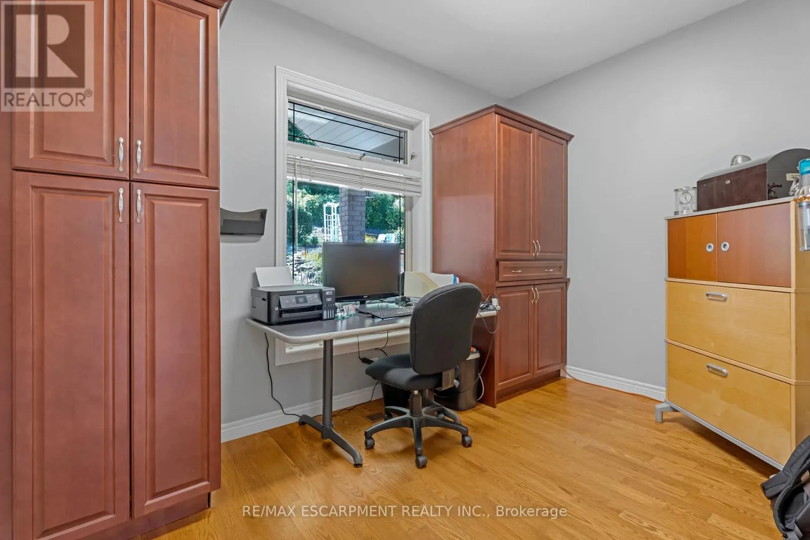 22 SHADELAND CRESCENT