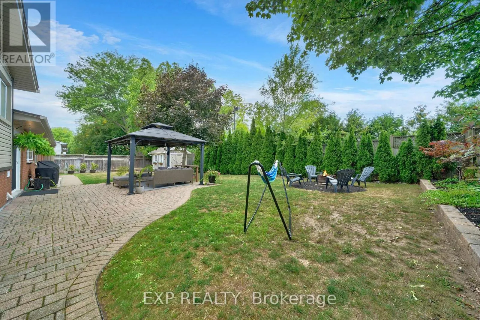 7 REDWOOD DRIVE