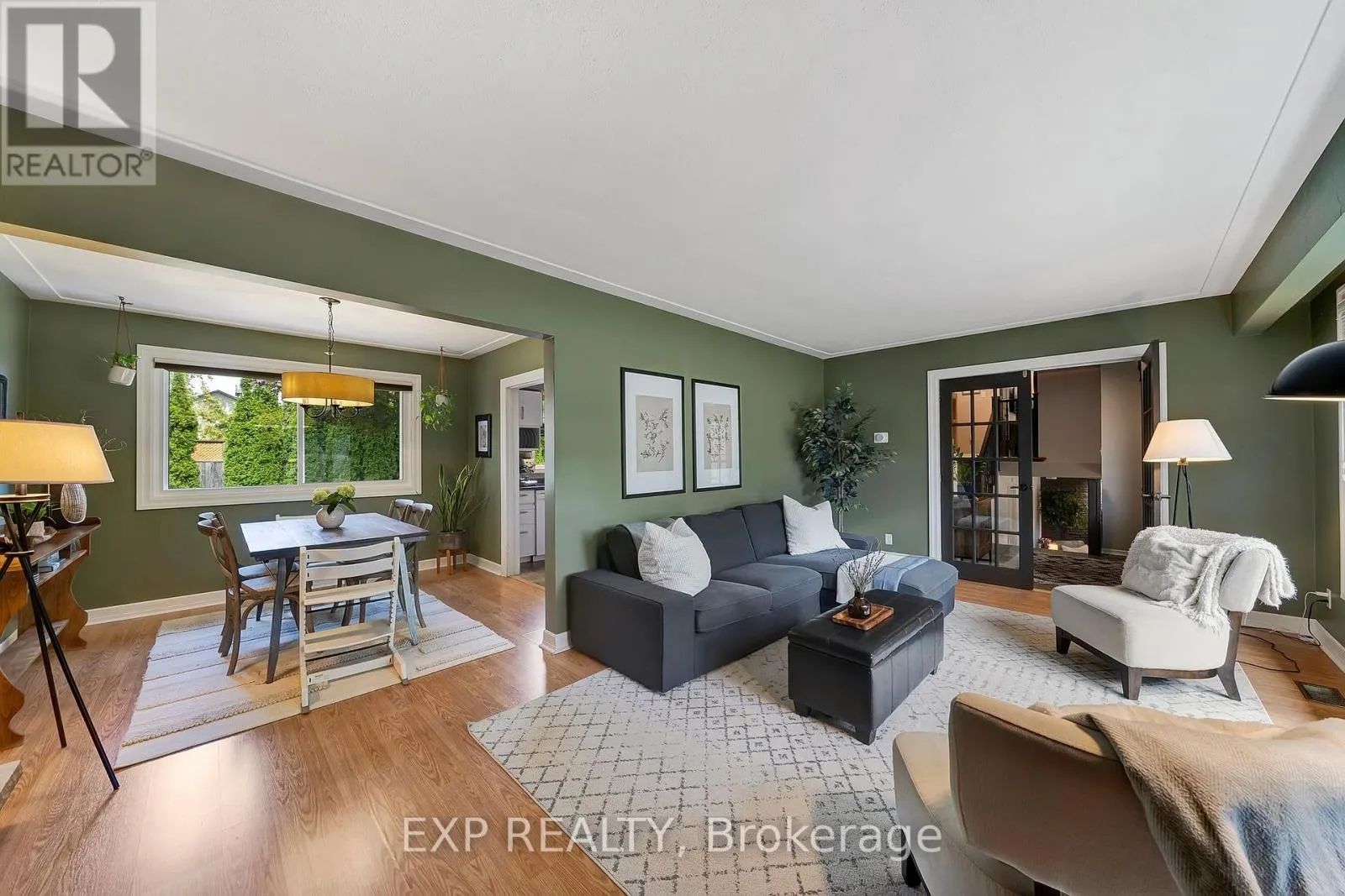 7 REDWOOD DRIVE