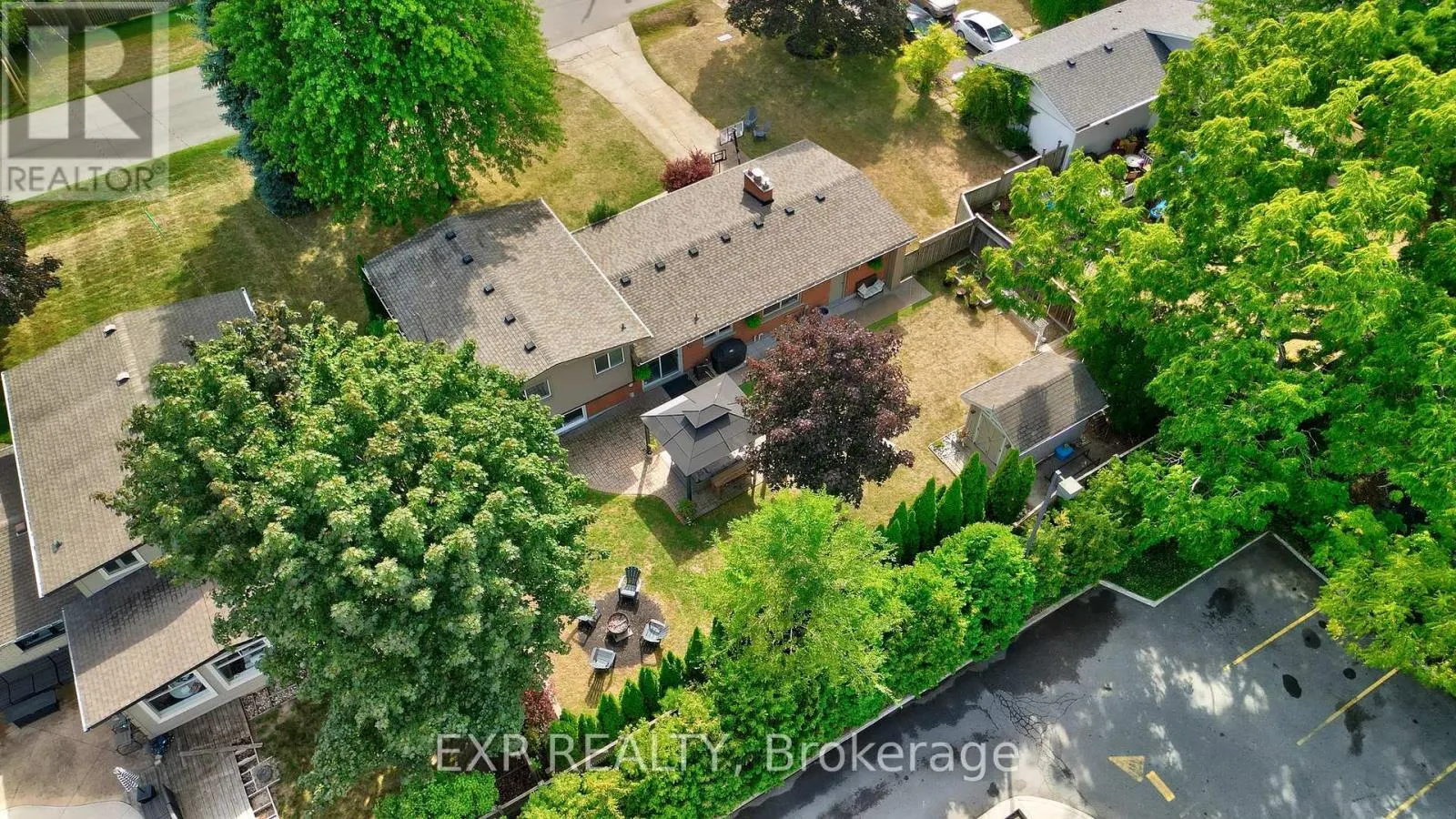 7 REDWOOD DRIVE