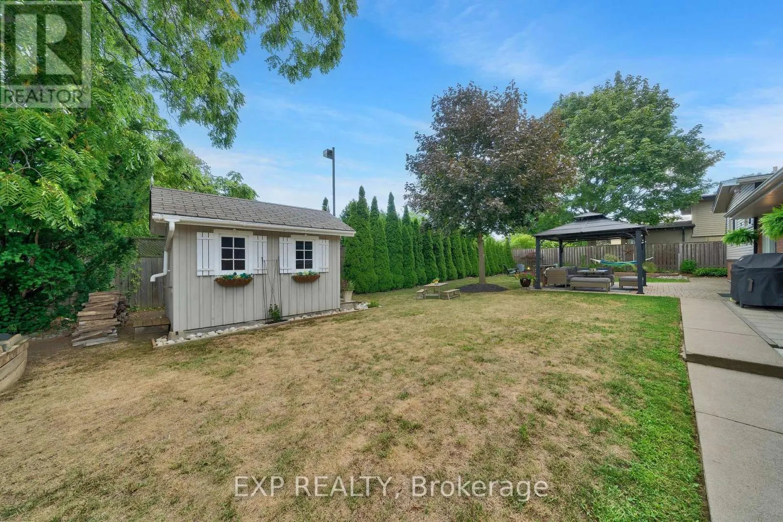7 REDWOOD DRIVE