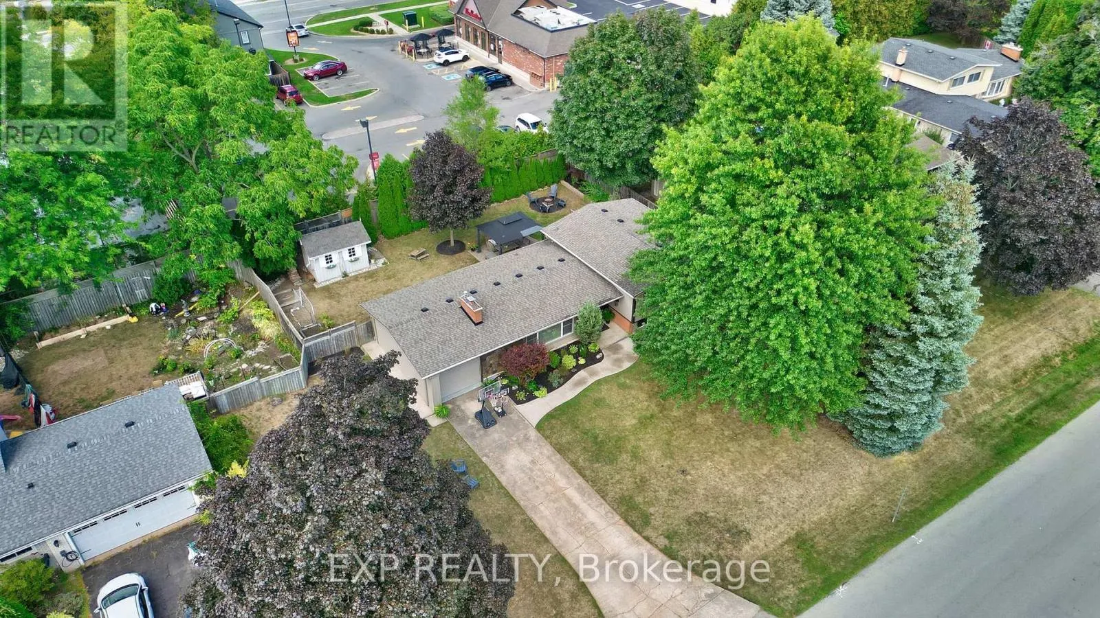 7 REDWOOD DRIVE