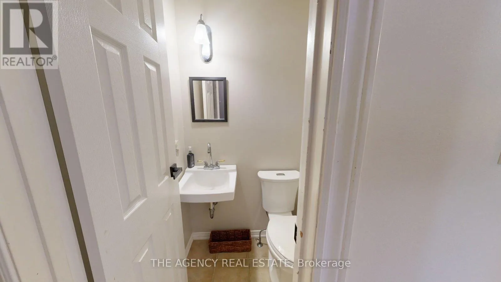 17 - 226 HIGHVIEW AVENUE W, #17