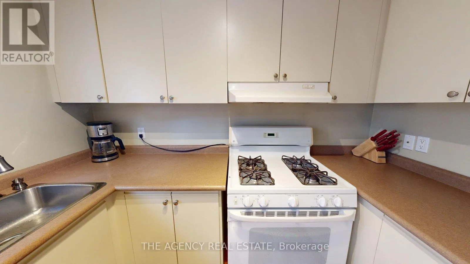 17 - 226 HIGHVIEW AVENUE W, #17