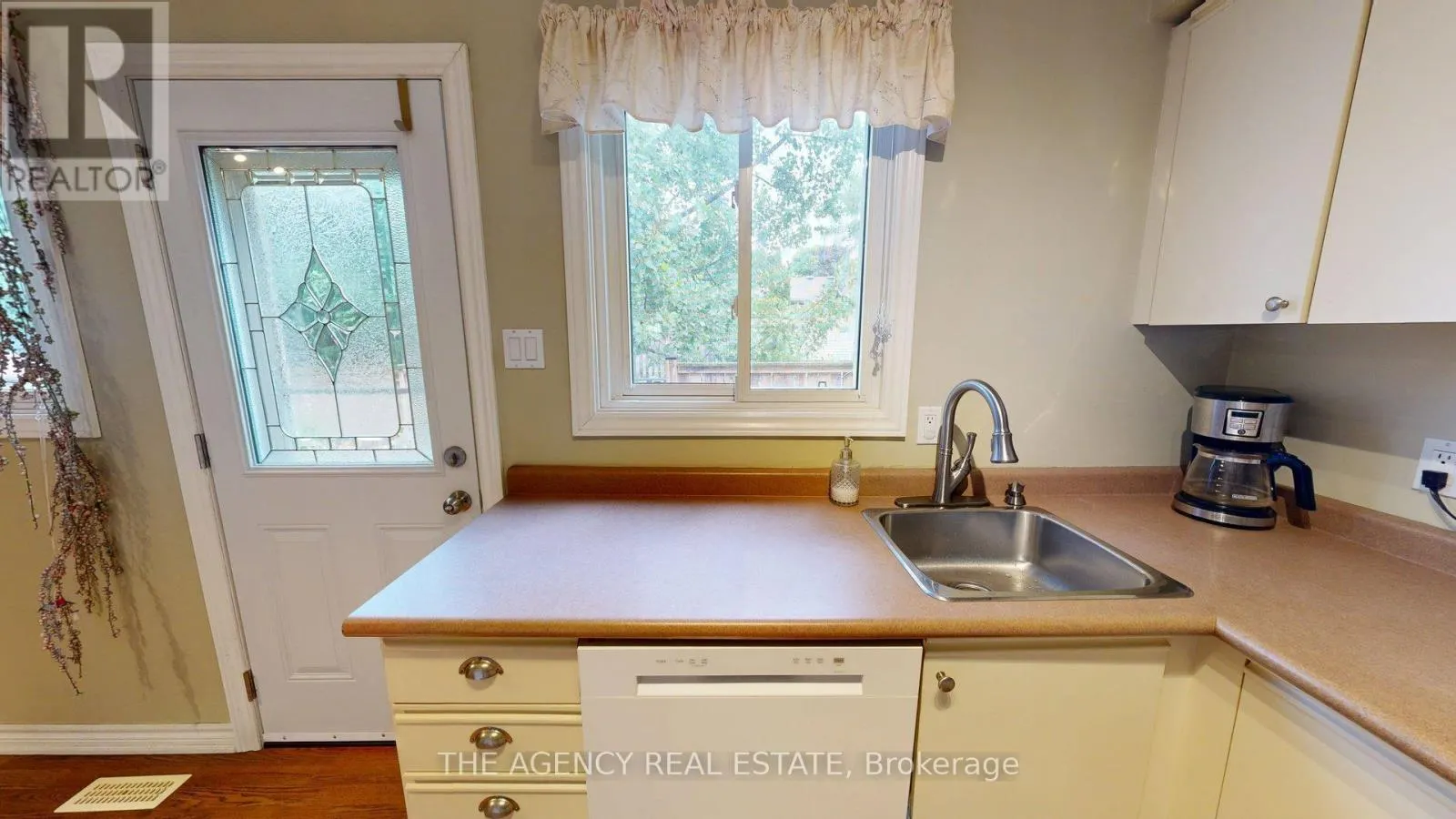 17 - 226 HIGHVIEW AVENUE W, #17