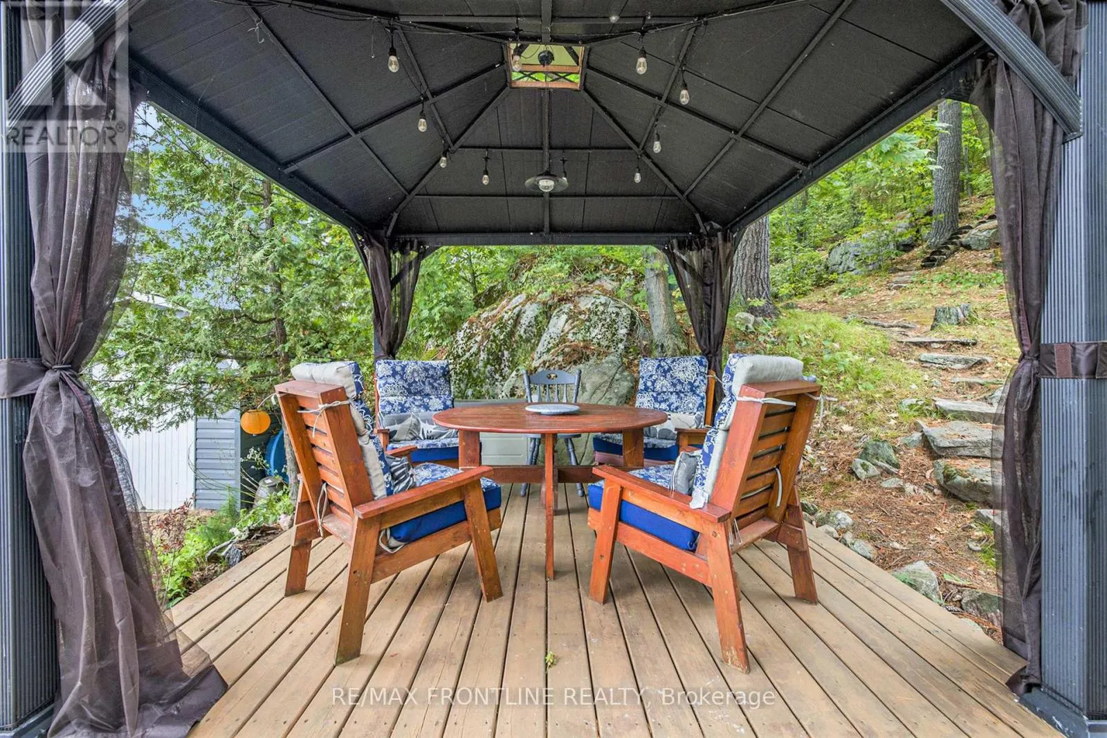 1294 HARDING LANE