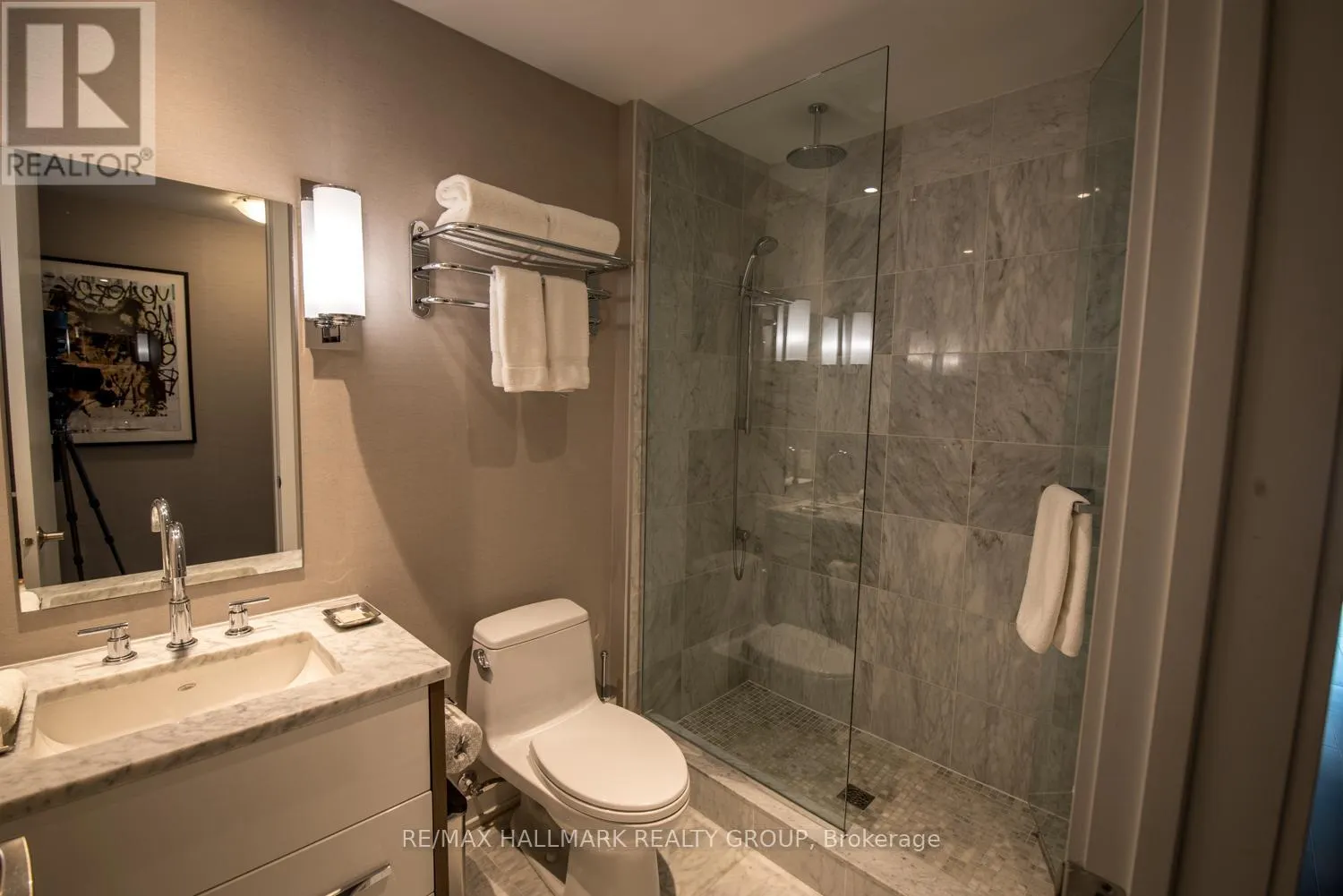 1402 - 111 CHAMPAGNE AVENUE