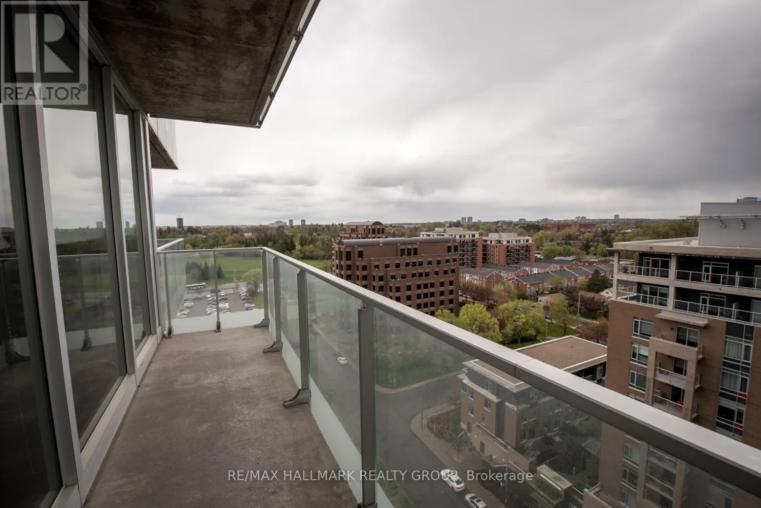 1402 - 111 CHAMPAGNE AVENUE