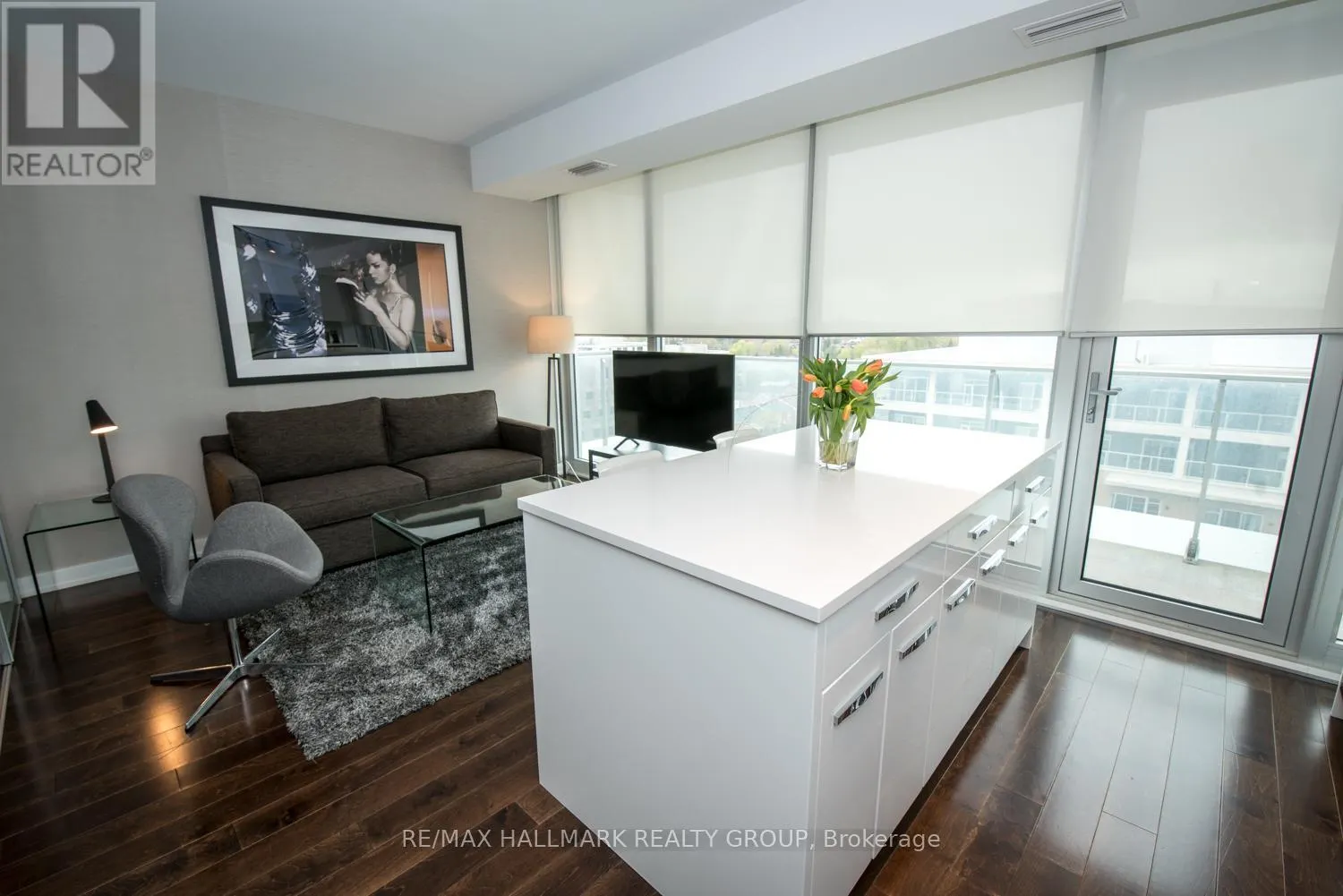 1402 - 111 CHAMPAGNE AVENUE