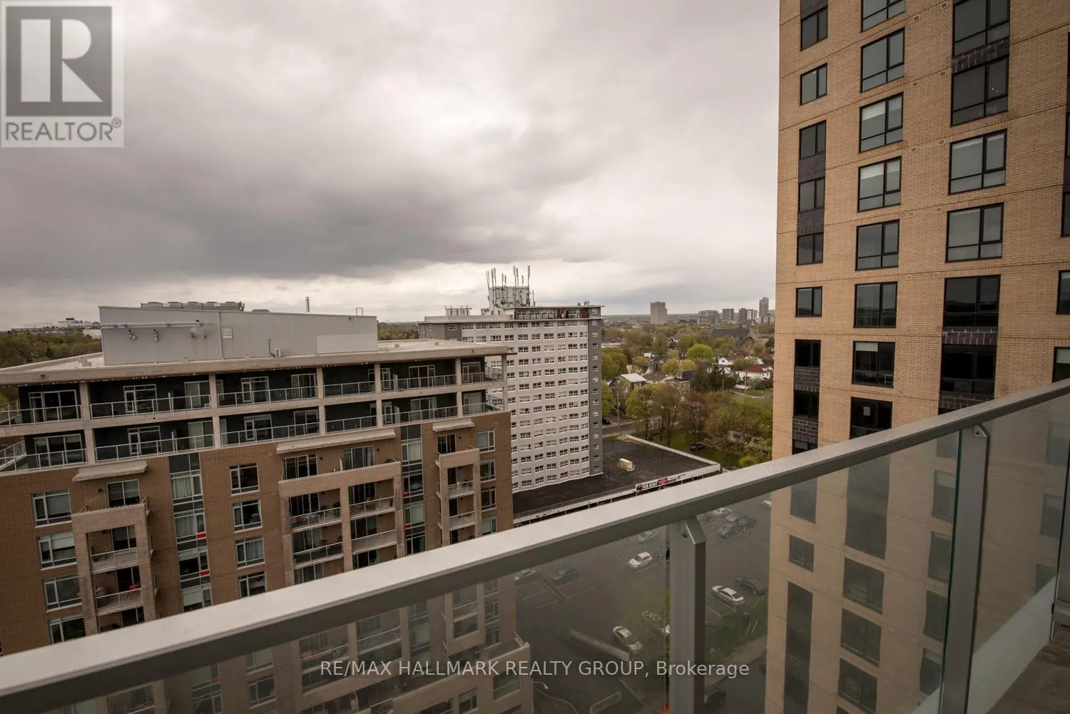 1402 - 111 CHAMPAGNE AVENUE