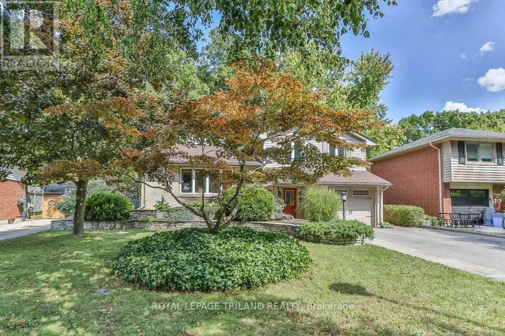 671 GLENGYLE CRESCENT