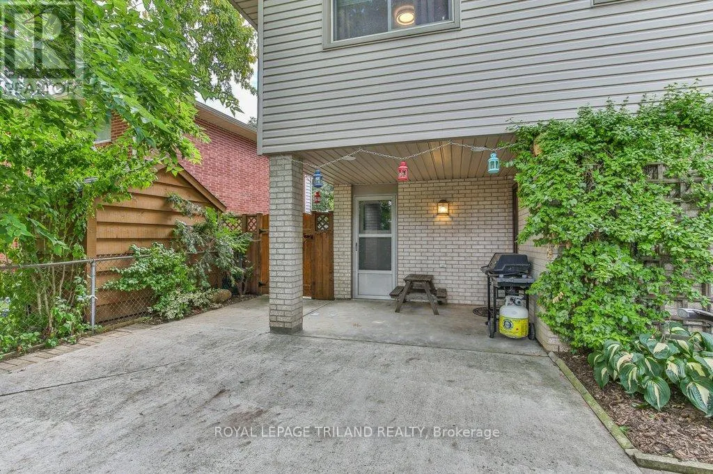 671 GLENGYLE CRESCENT