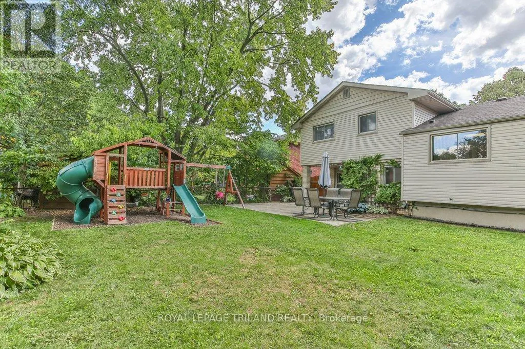 671 GLENGYLE CRESCENT