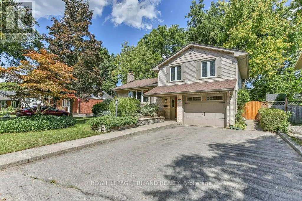 671 GLENGYLE CRESCENT