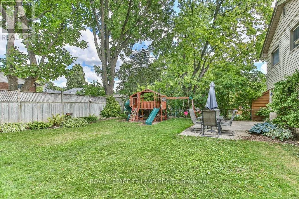 671 GLENGYLE CRESCENT
