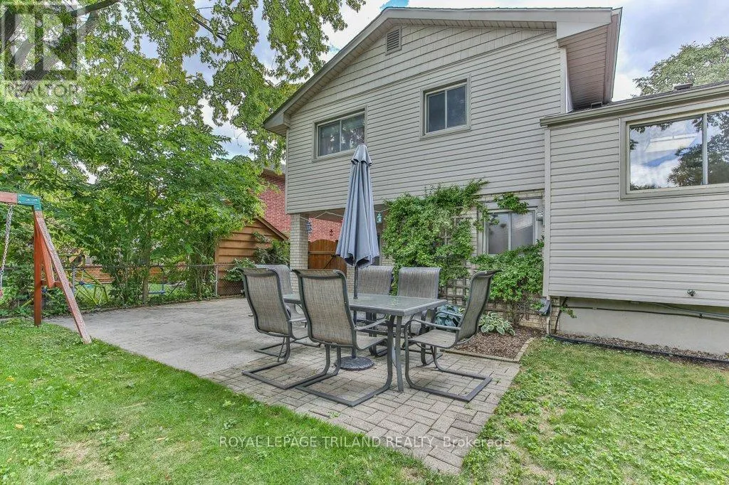 671 GLENGYLE CRESCENT