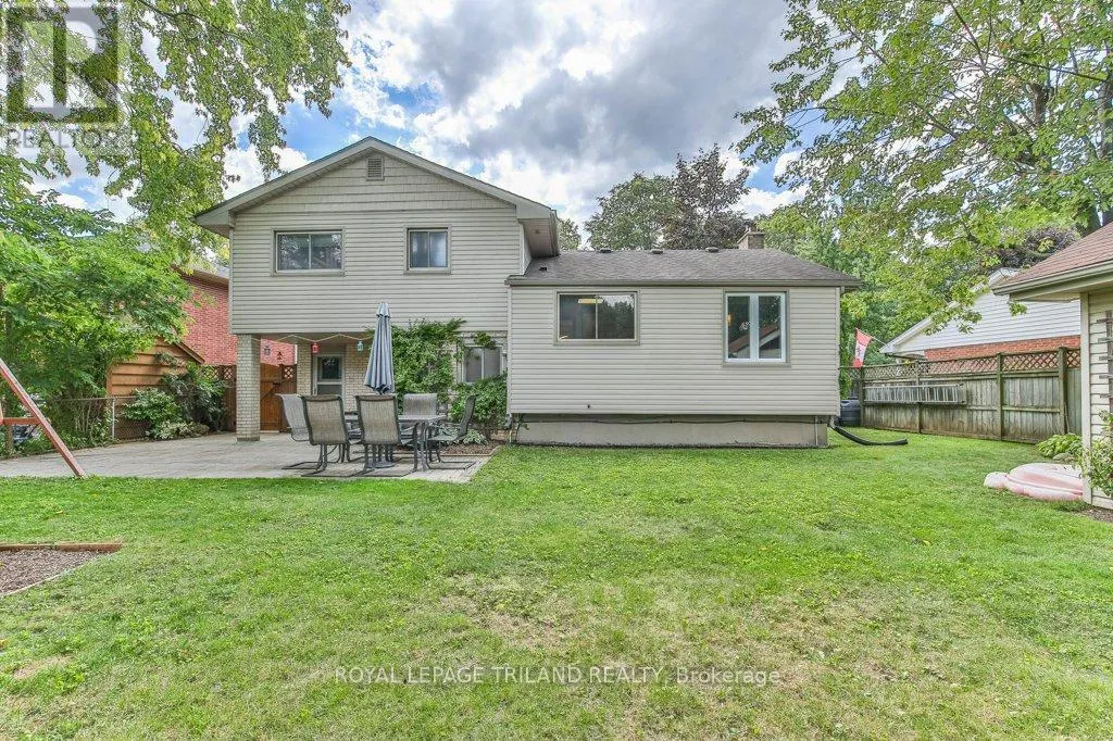 671 GLENGYLE CRESCENT