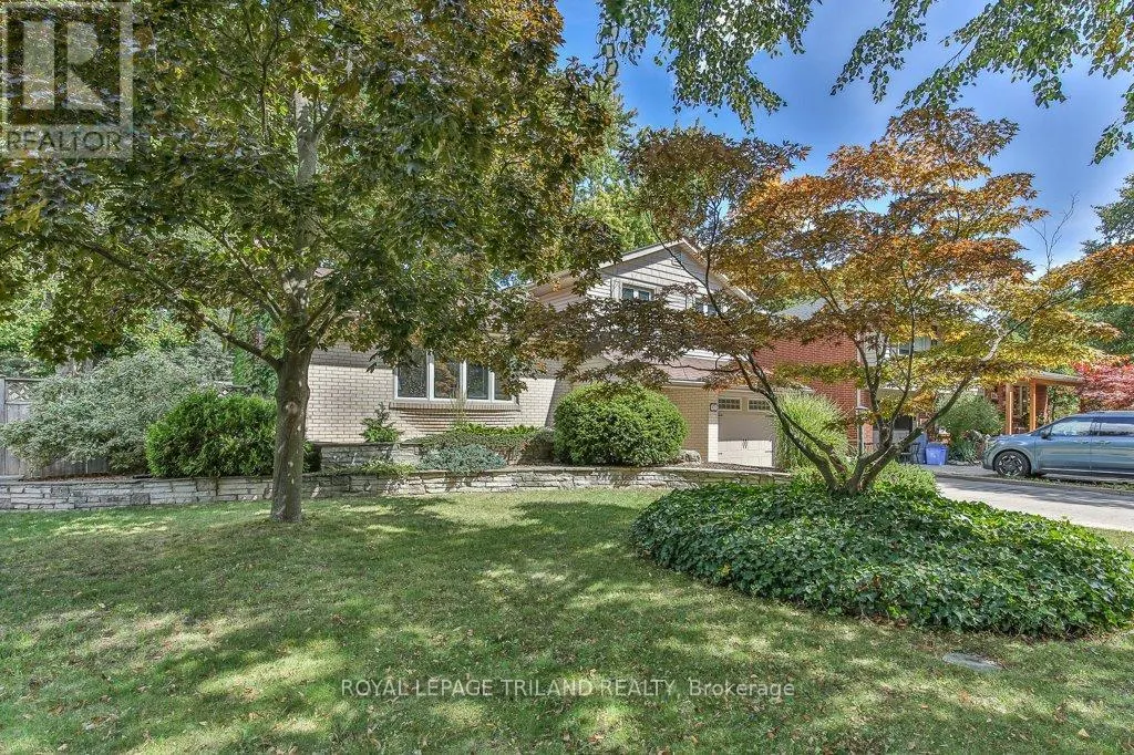 671 GLENGYLE CRESCENT