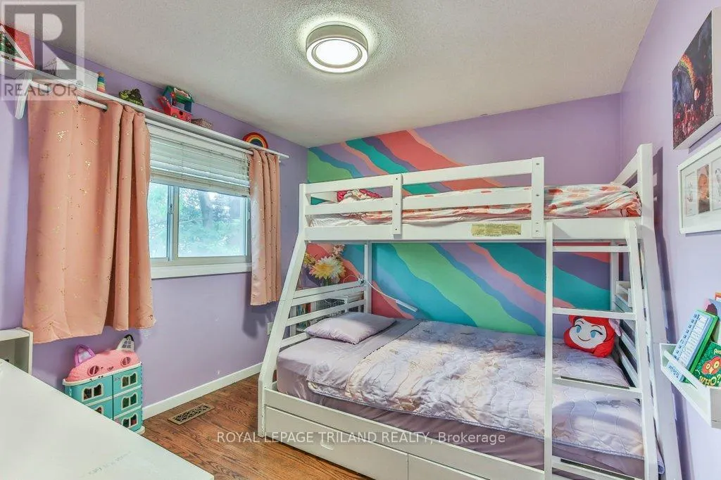 671 GLENGYLE CRESCENT