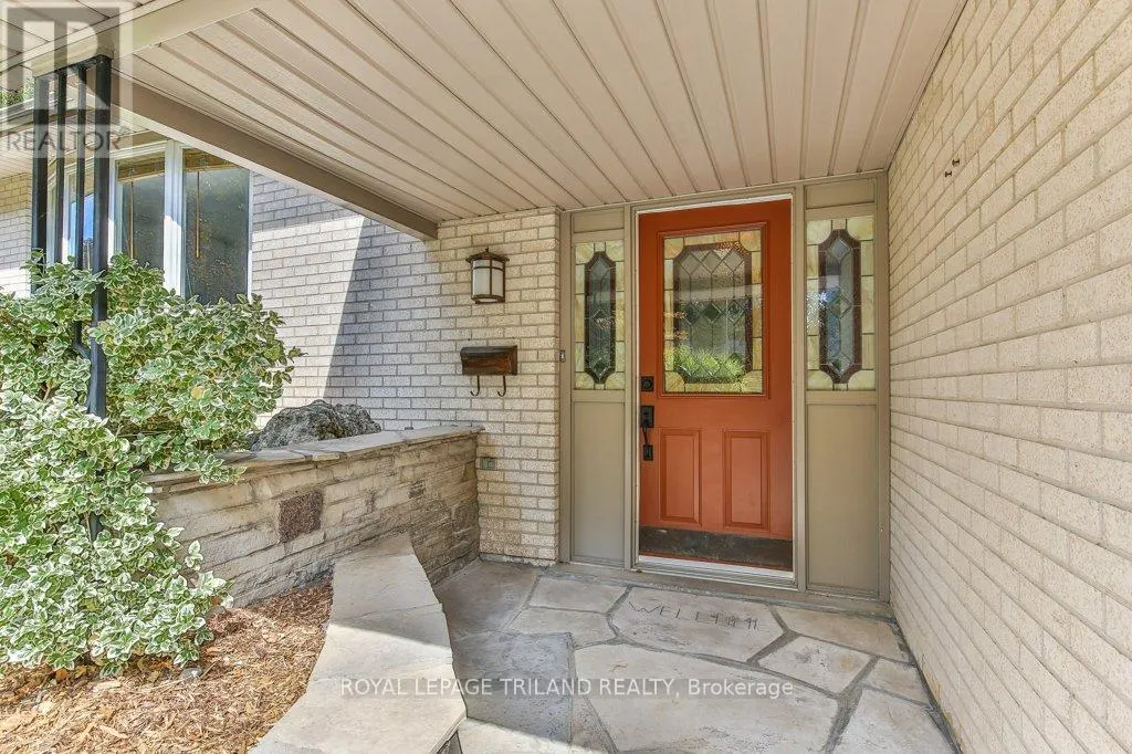671 GLENGYLE CRESCENT