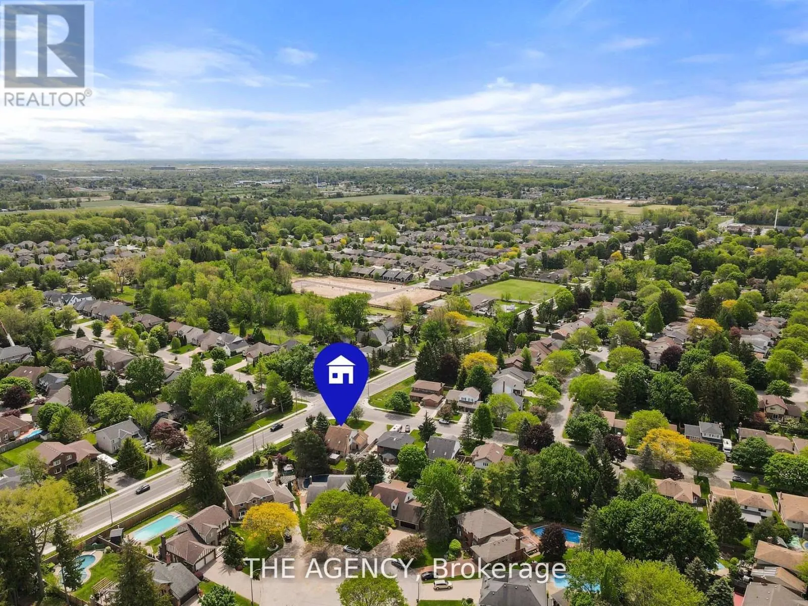 106 SPRUCESIDE CRESCENT