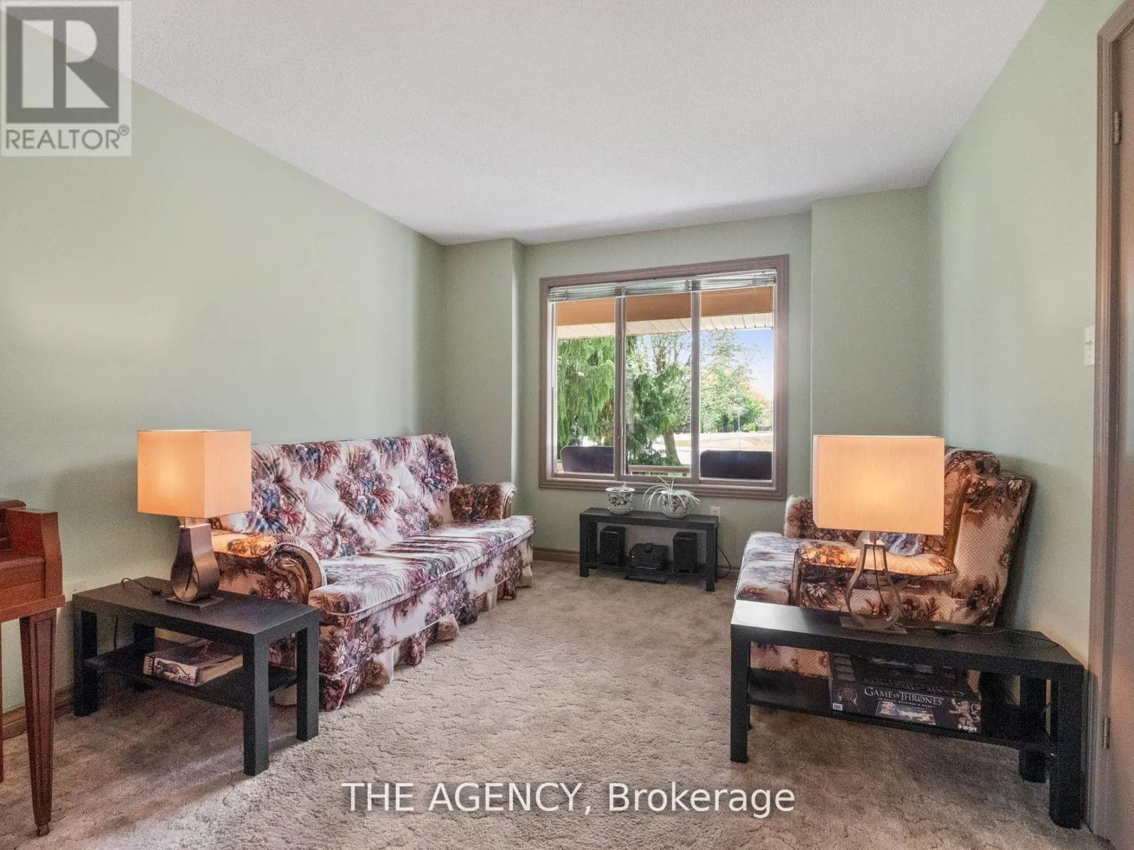 106 SPRUCESIDE CRESCENT