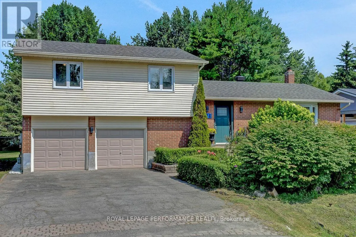 124 DES PINS STREET