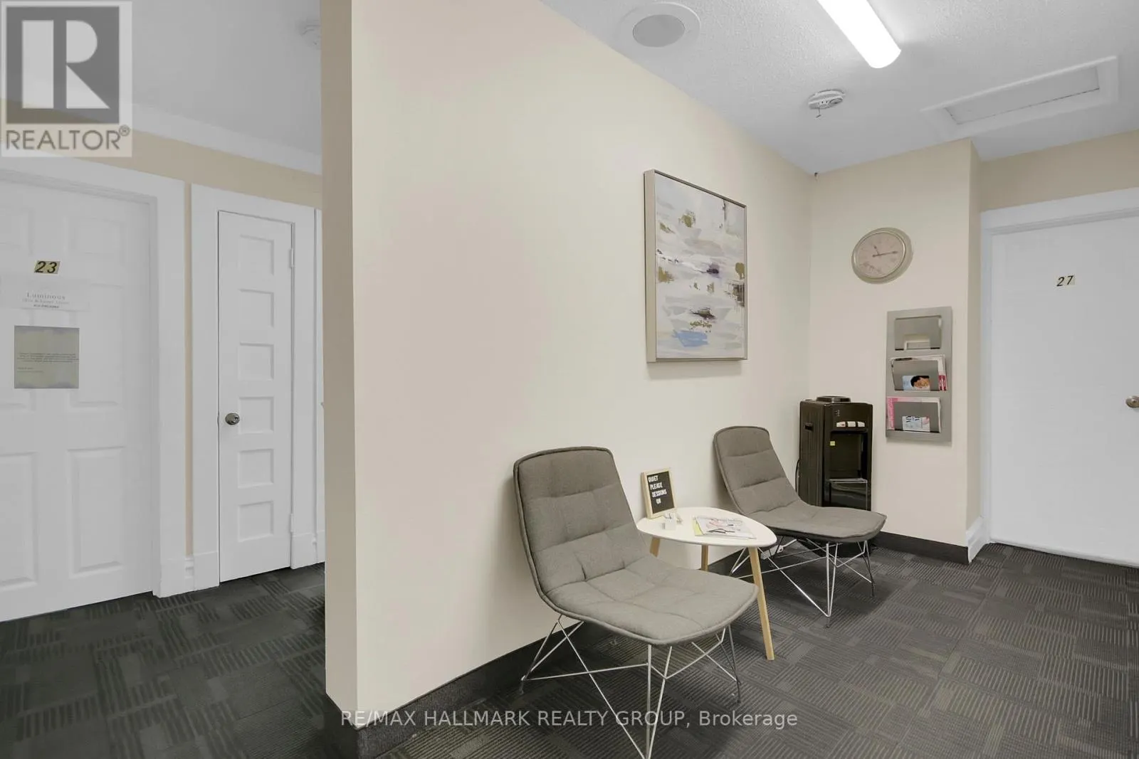 25 - 563 GLADSTONE AVENUE