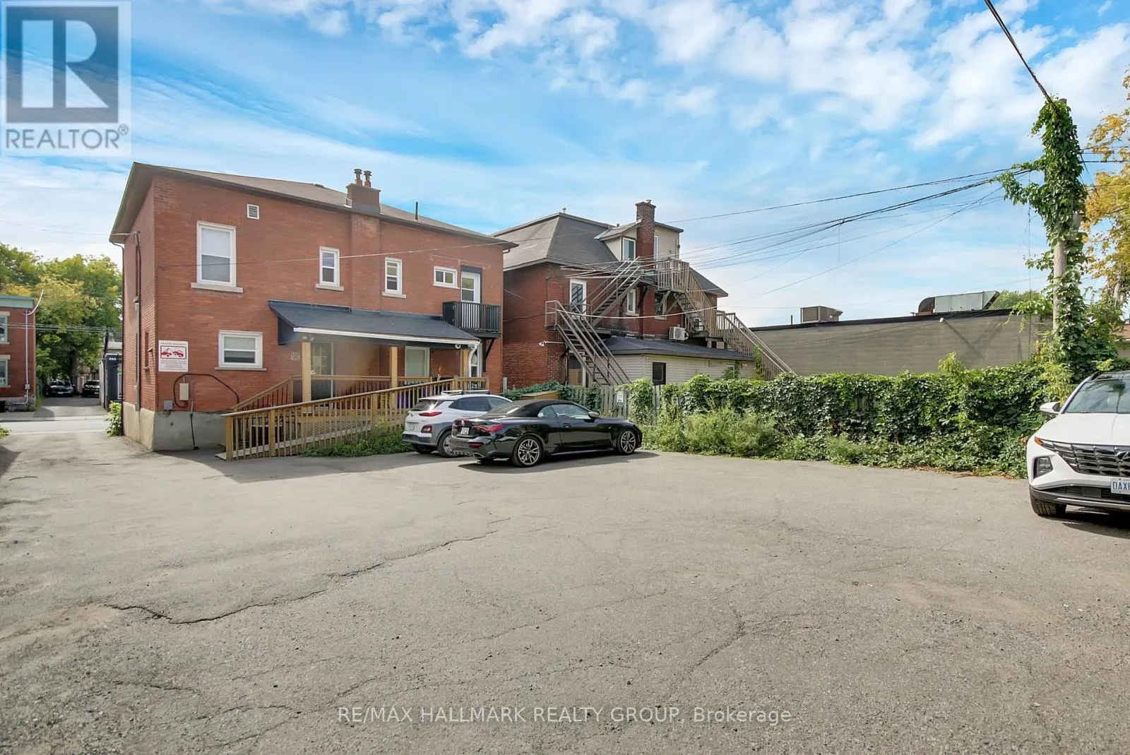 25 - 563 GLADSTONE AVENUE