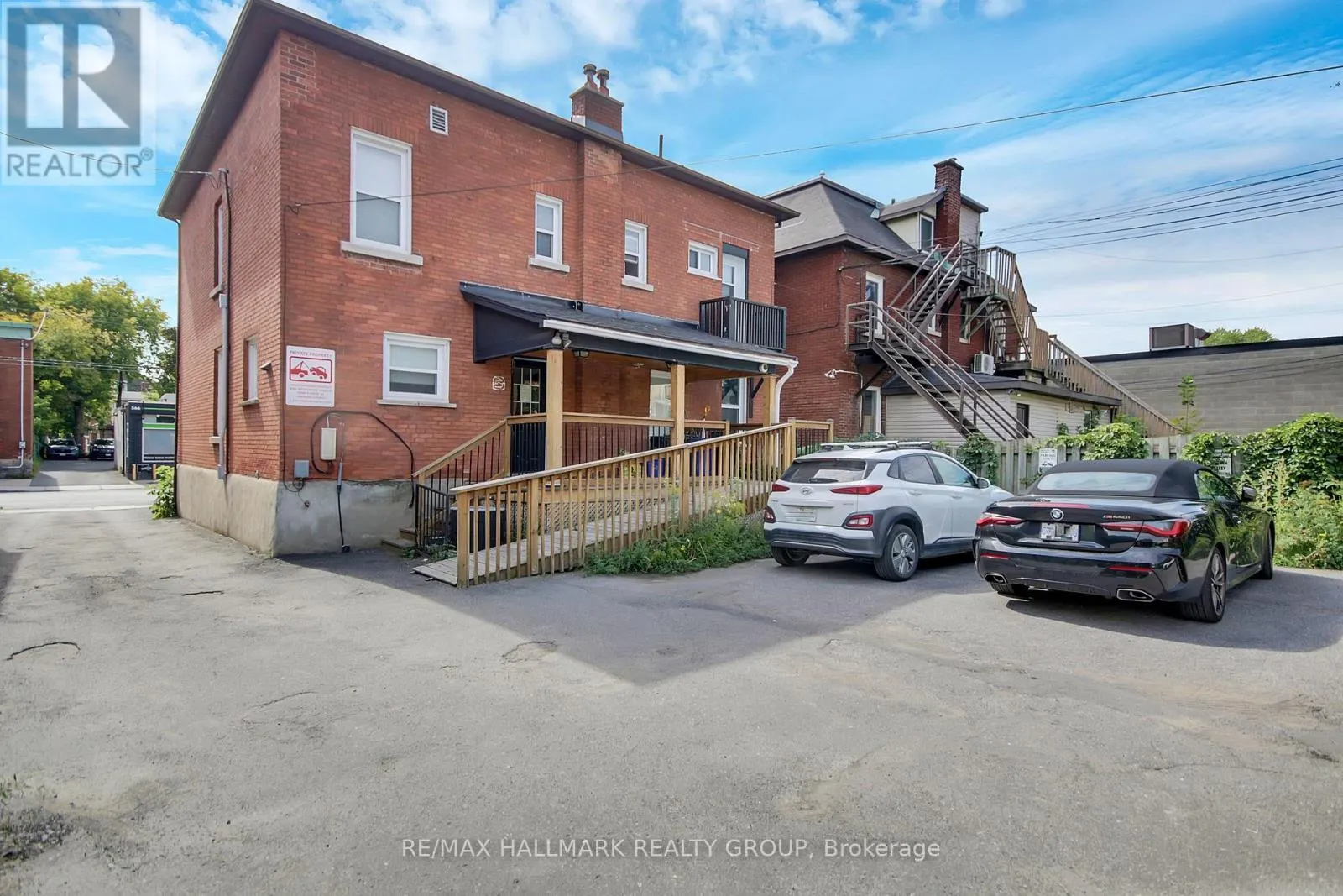 25 - 563 GLADSTONE AVENUE