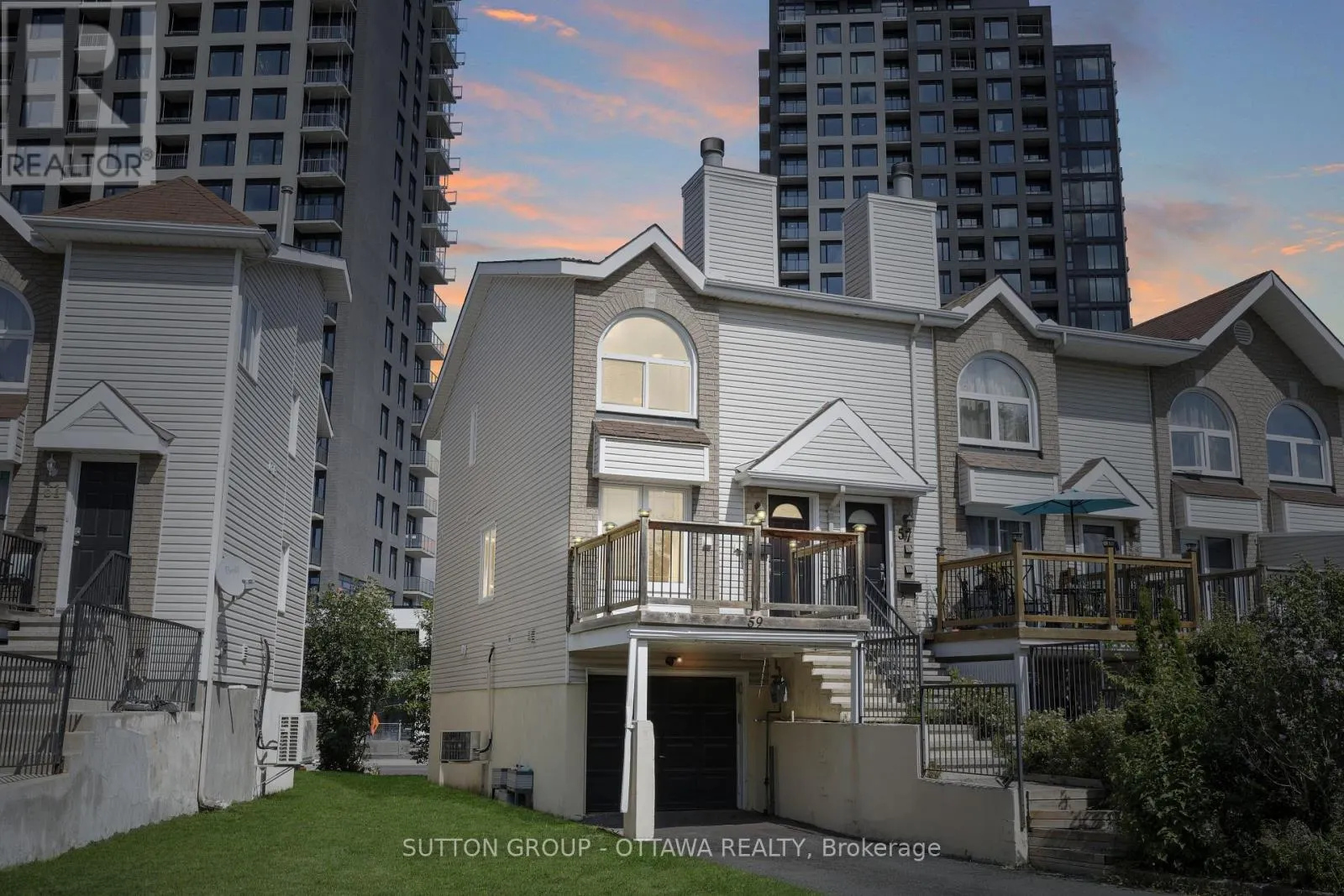 59 THORNBURY CRESCENT