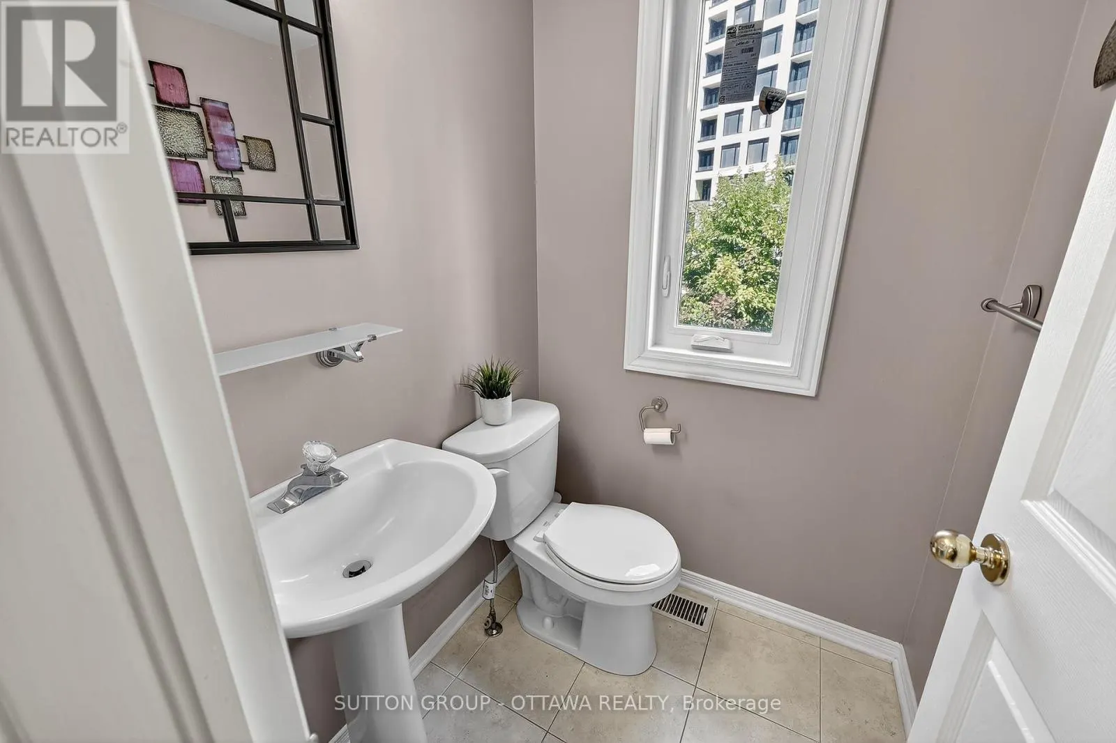 59 THORNBURY CRESCENT