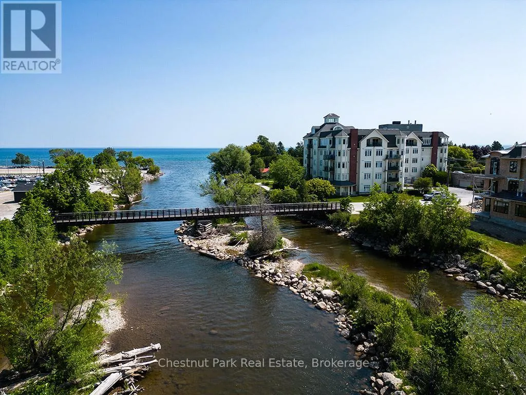 208 - 10 BAY STREET E, #208