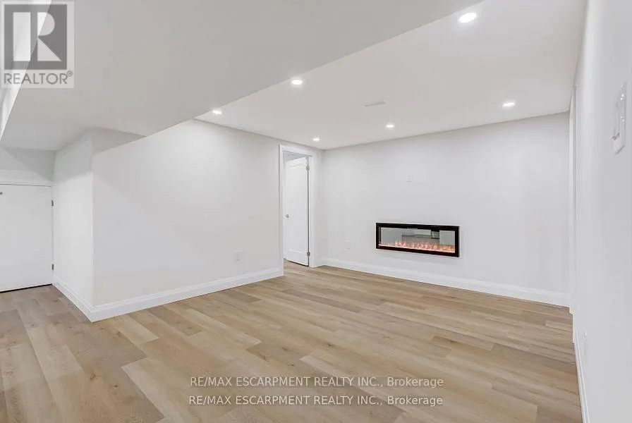 13 SKYLAND DRIVE