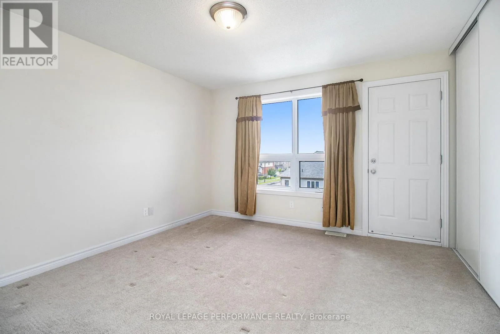 772 LAKERIDGE DRIVE