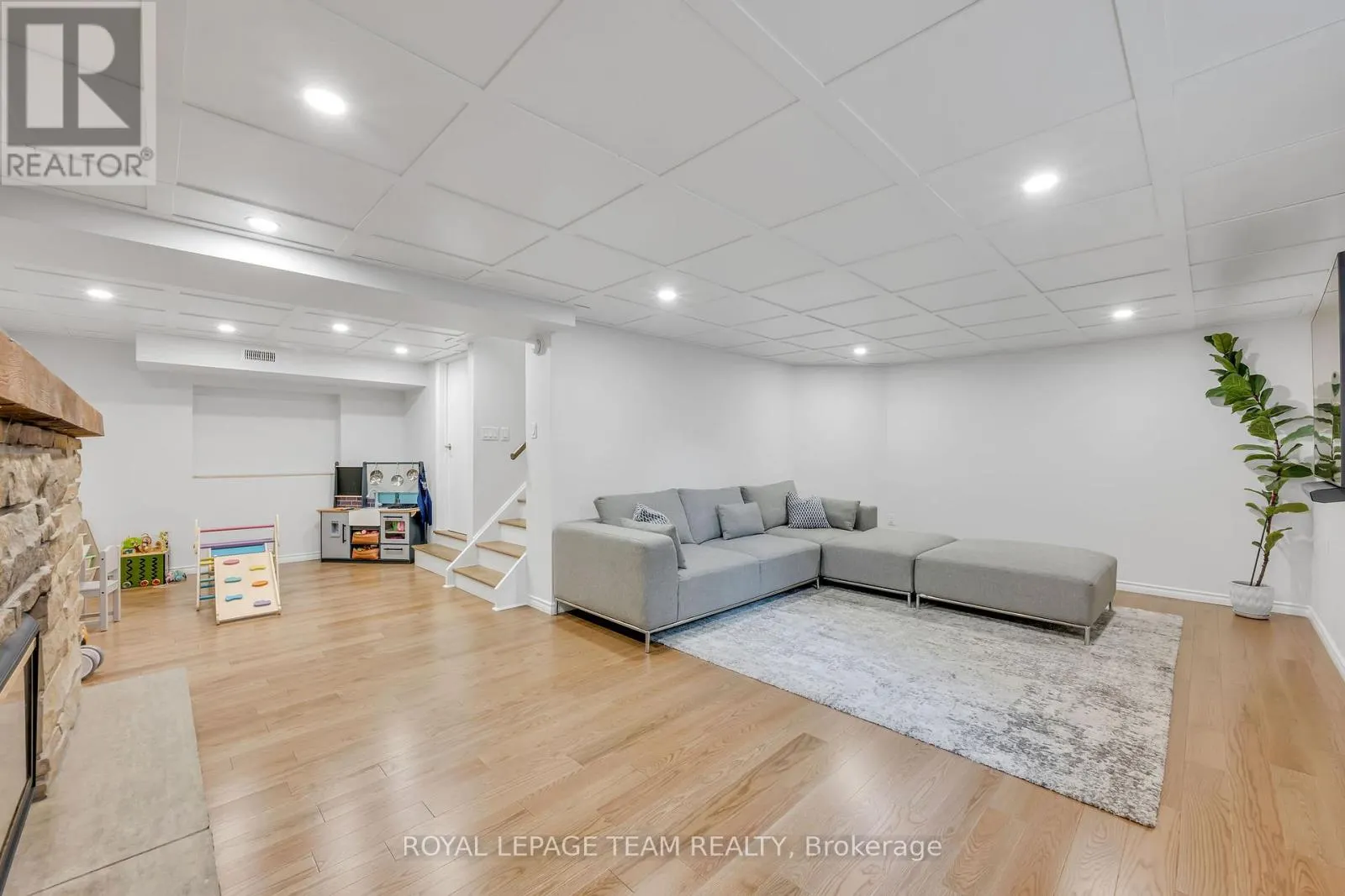 2233 BEAVER AVENUE