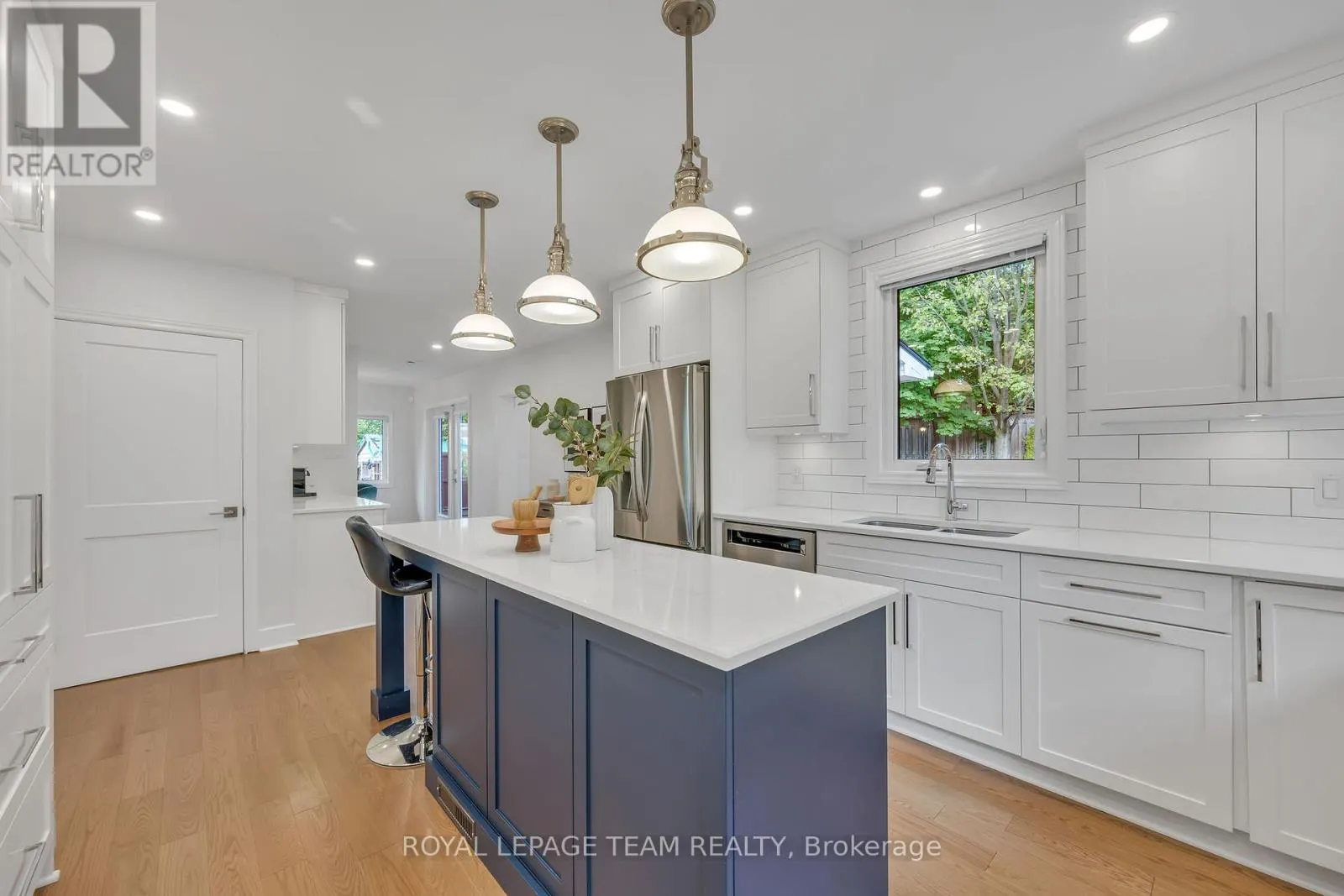 2233 BEAVER AVENUE