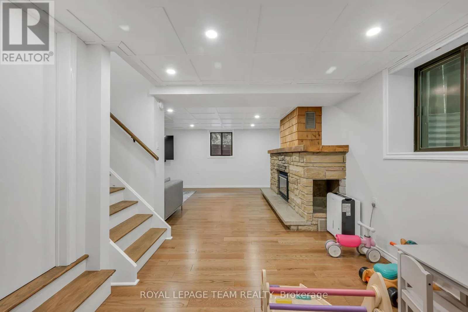 2233 BEAVER AVENUE