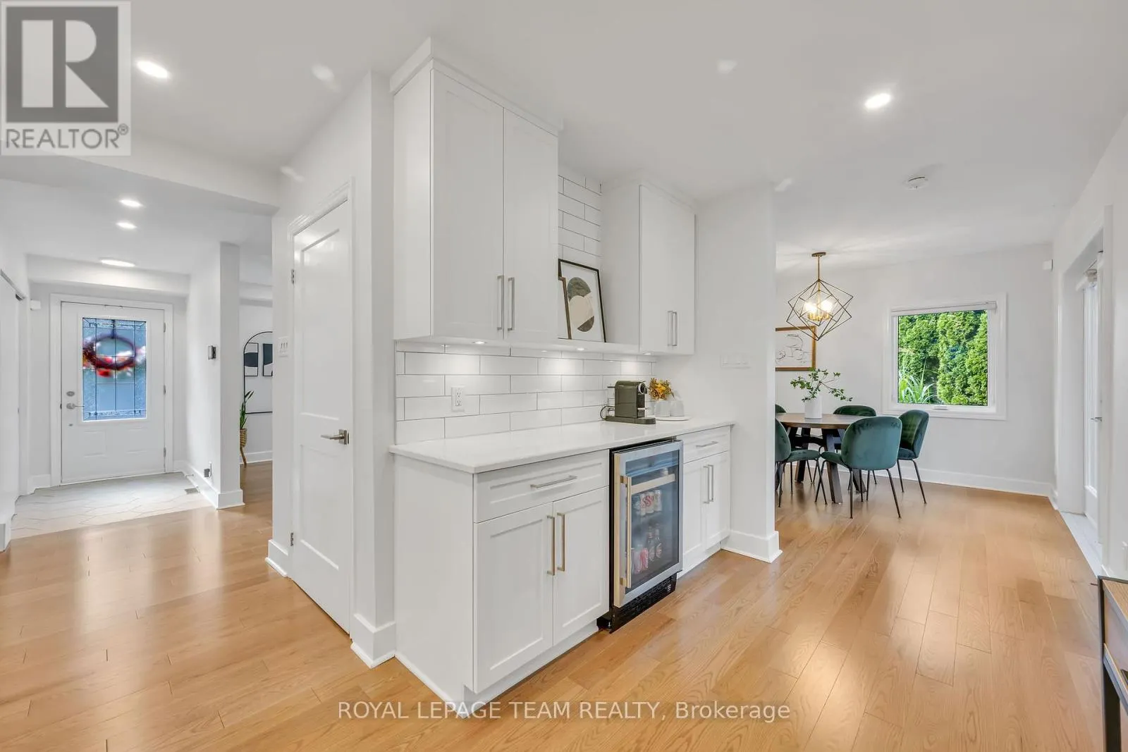 2233 BEAVER AVENUE