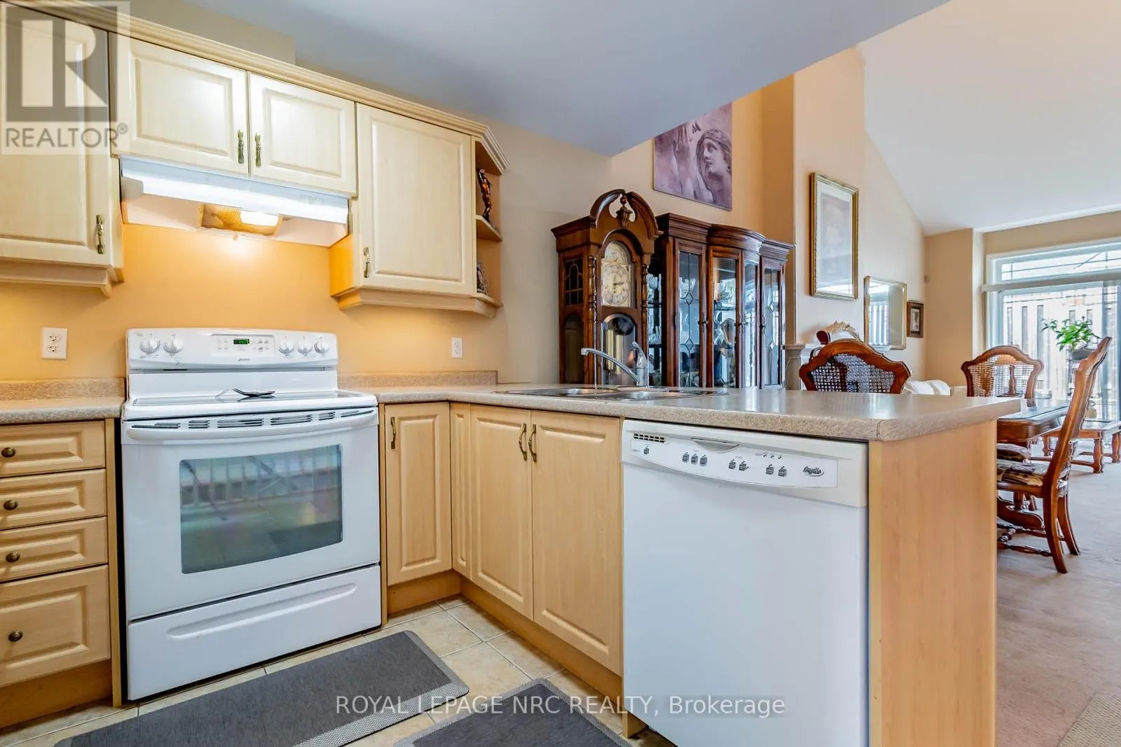 15 - 4300 KALAR ROAD, #15
