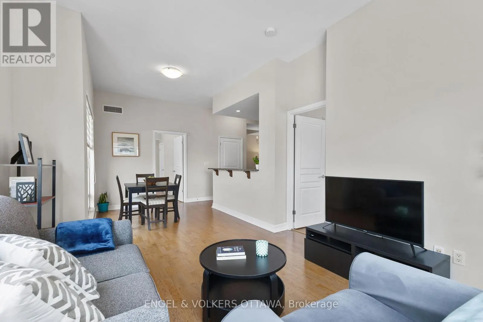 1211 - 200 BESSERER STREET
