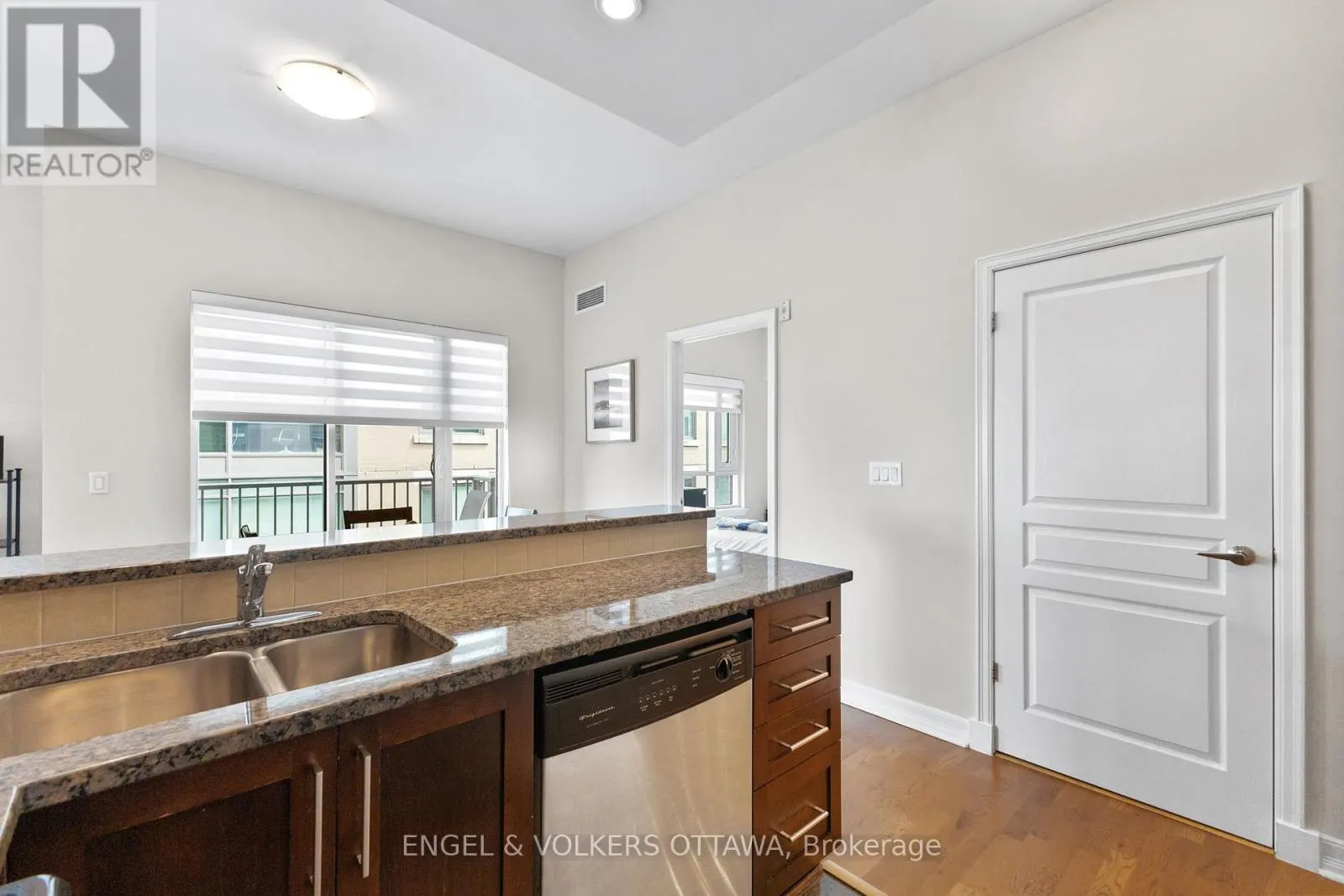 1211 - 200 BESSERER STREET