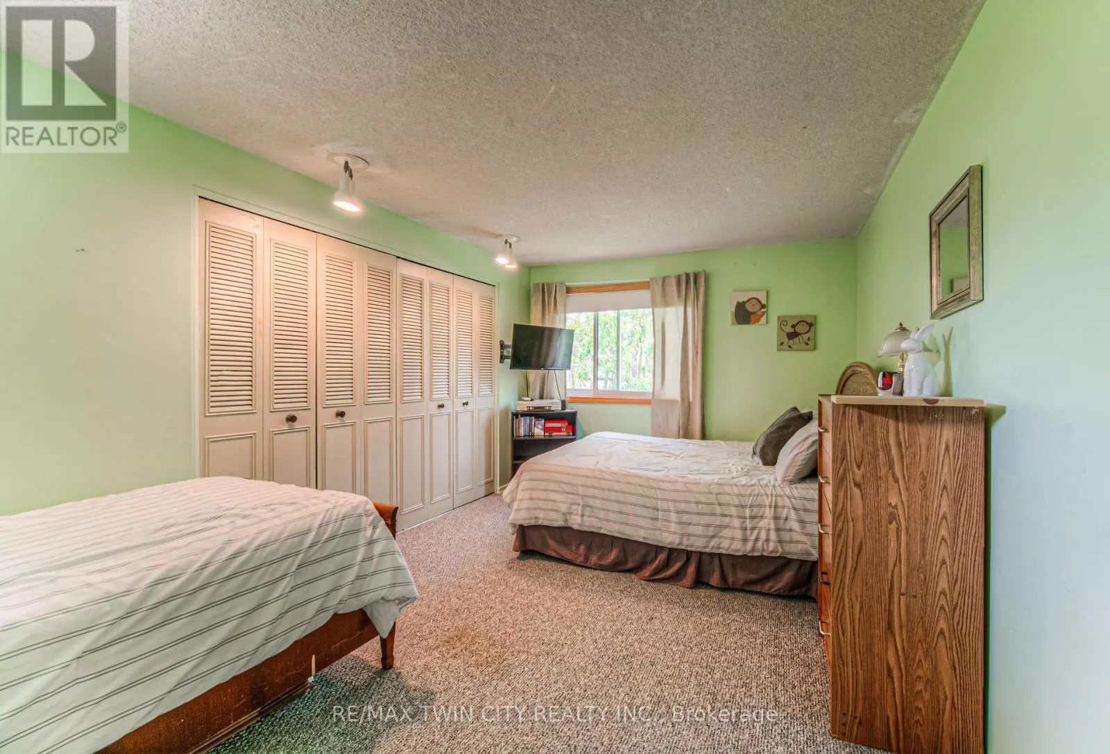 82 ROSENEATH CRESCENT
