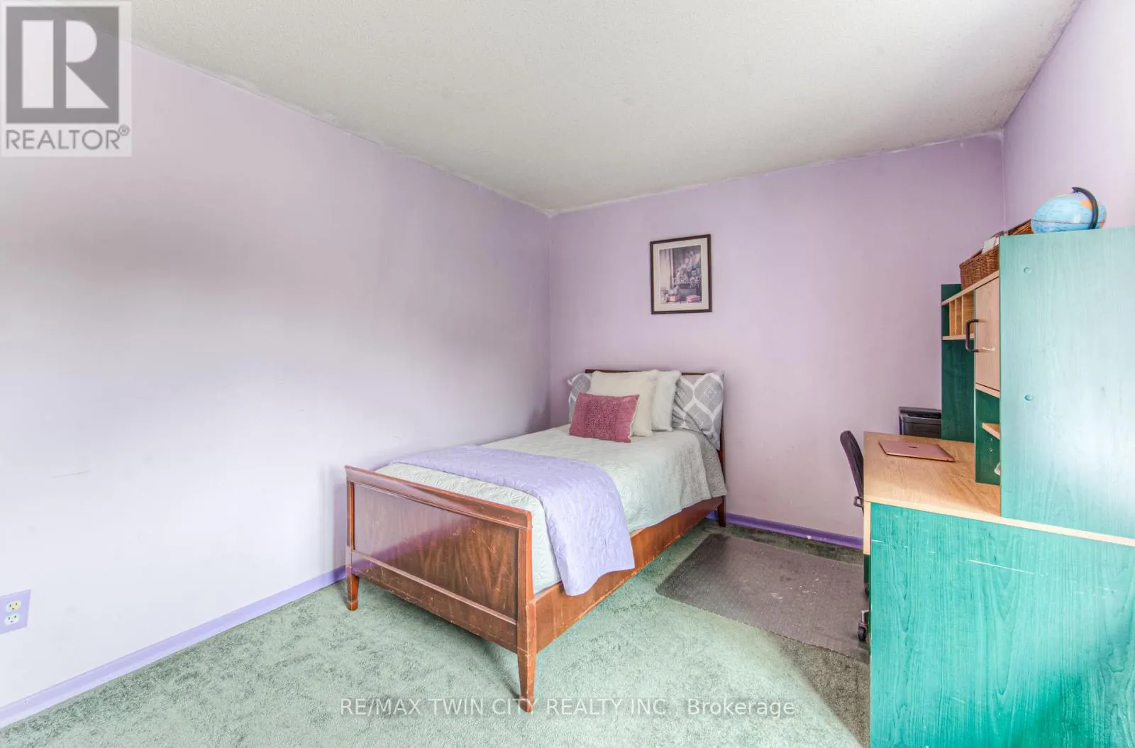 82 ROSENEATH CRESCENT