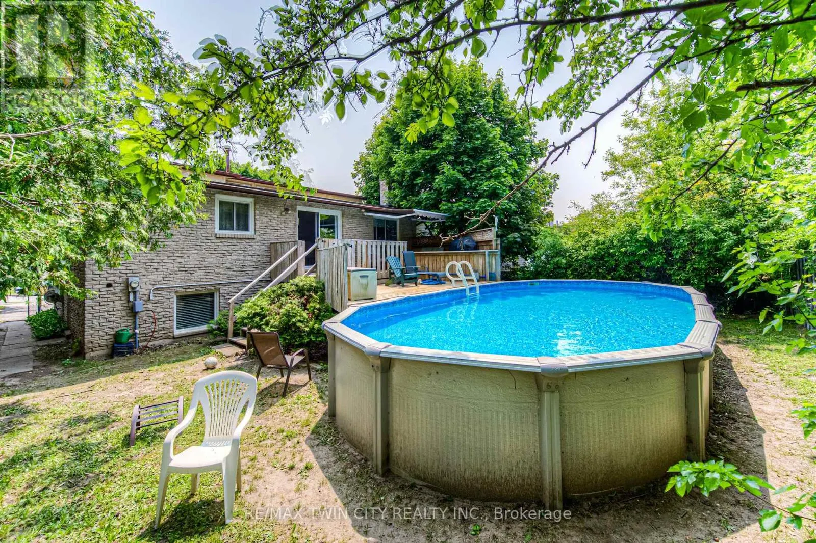82 ROSENEATH CRESCENT