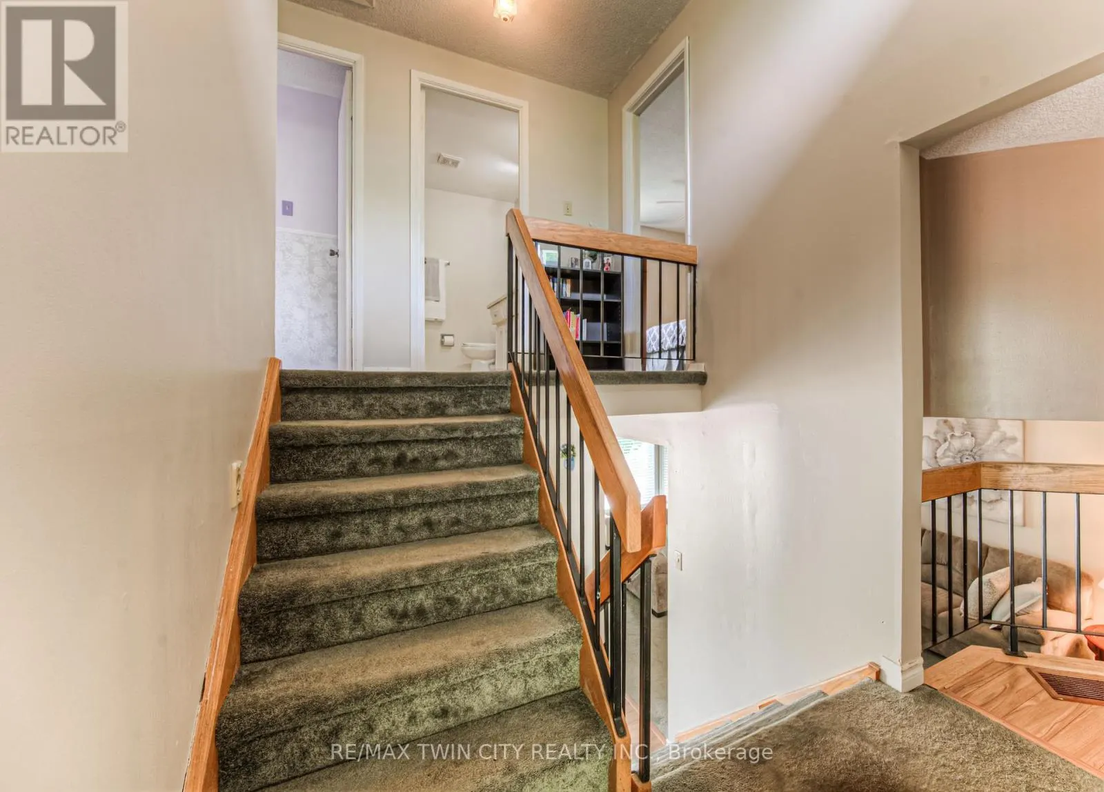 82 ROSENEATH CRESCENT