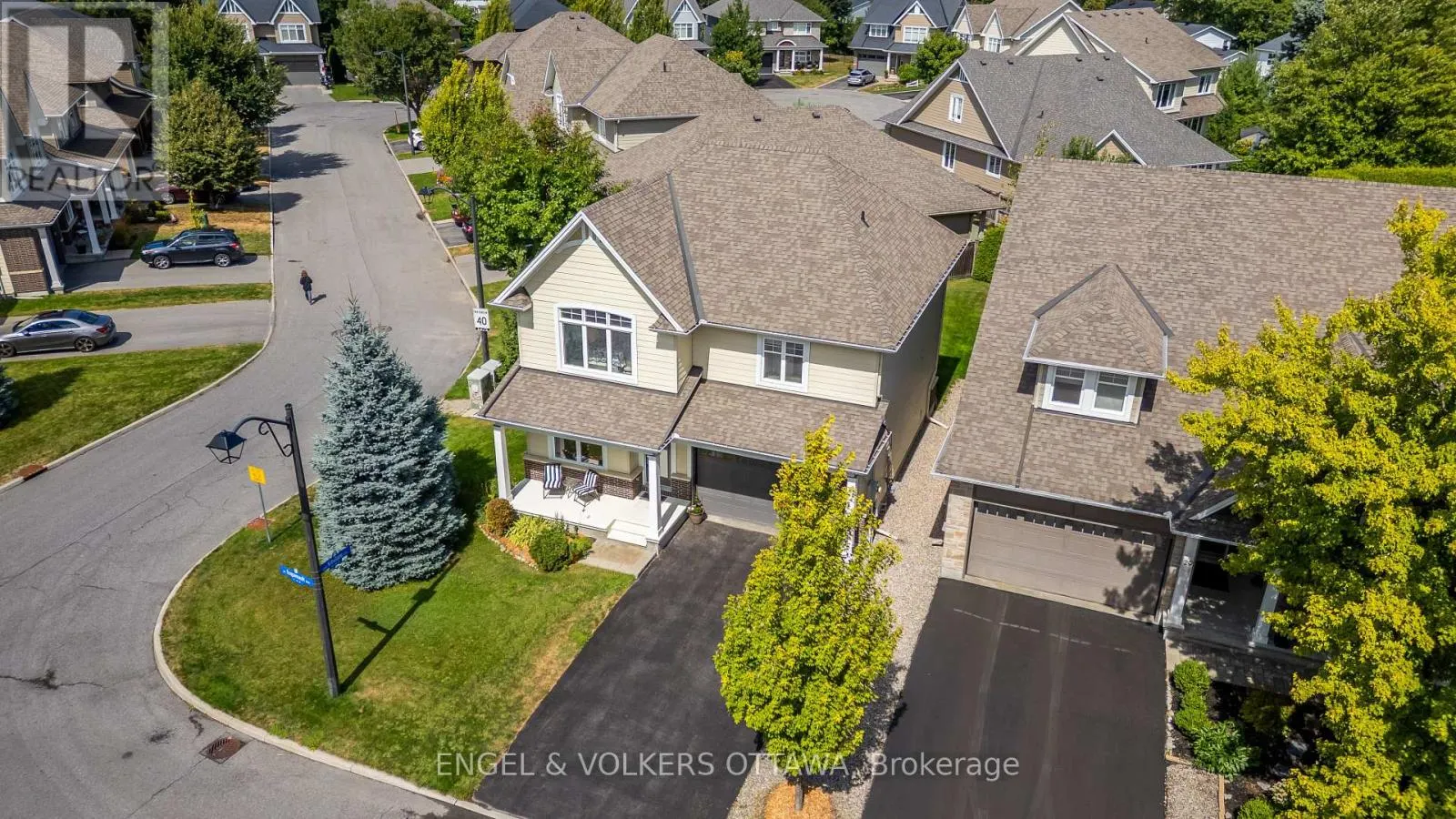 27 ESQUIMAULT AVENUE