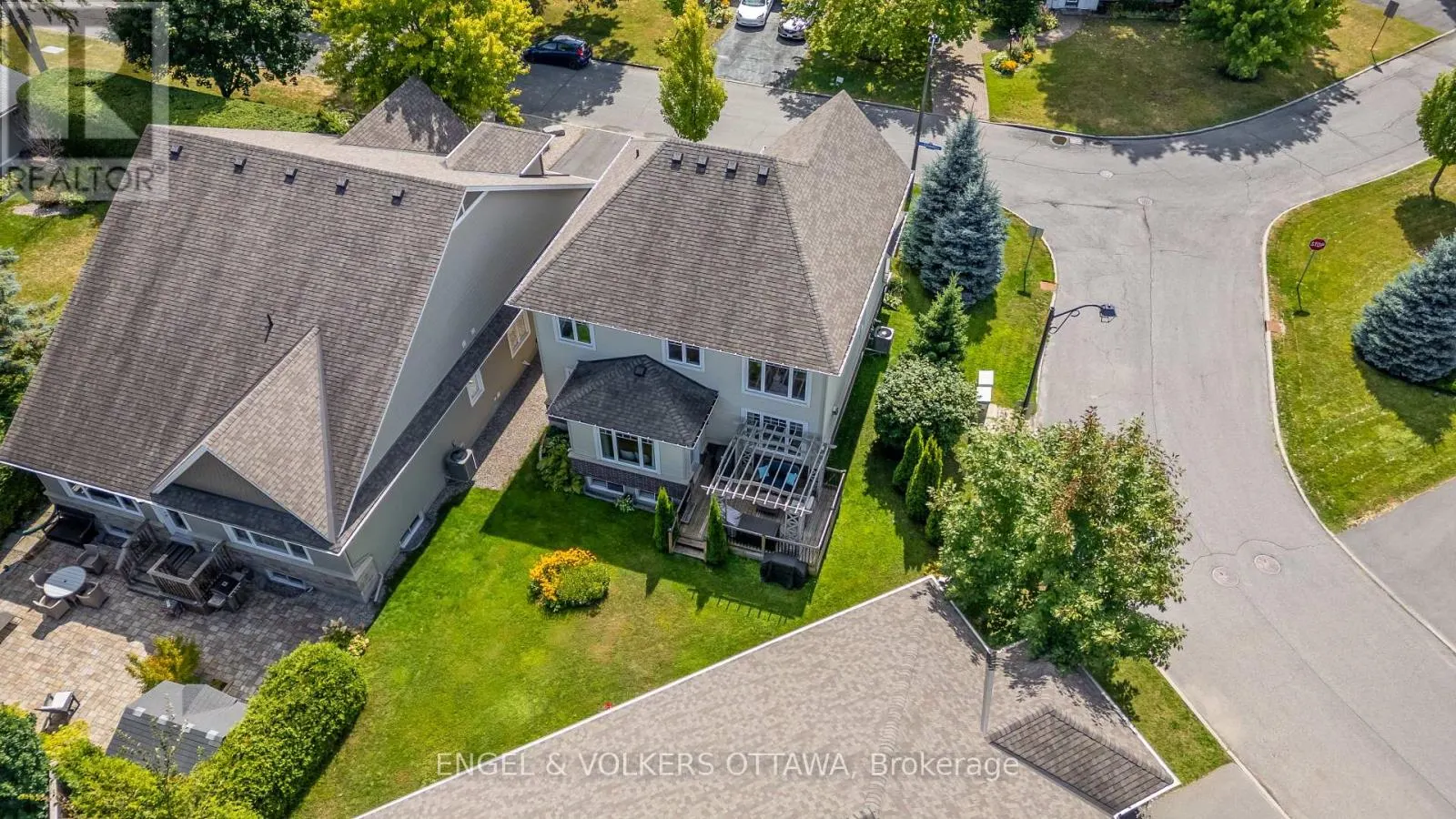 27 ESQUIMAULT AVENUE