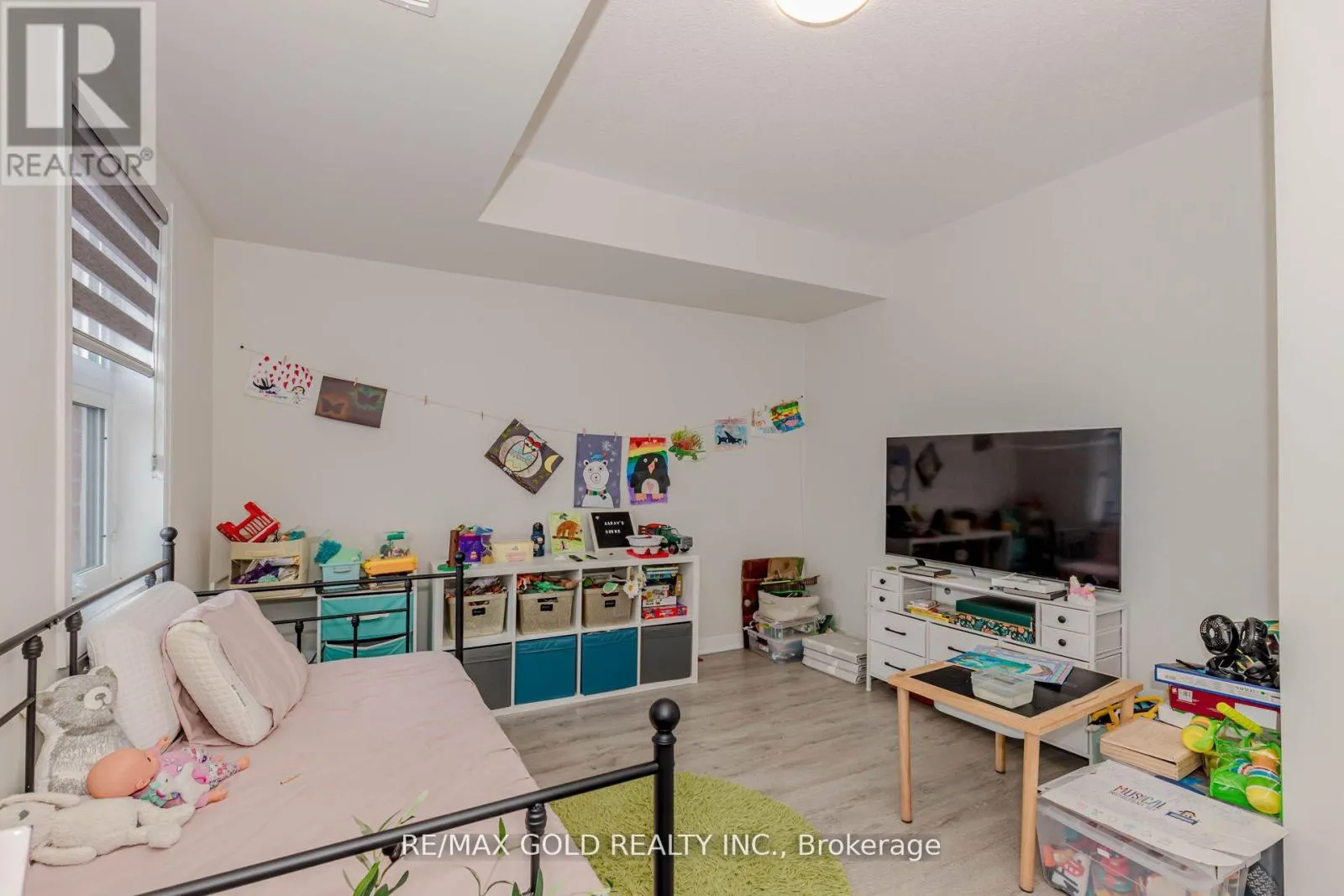 3 - 124 SEABROOK DRIVE