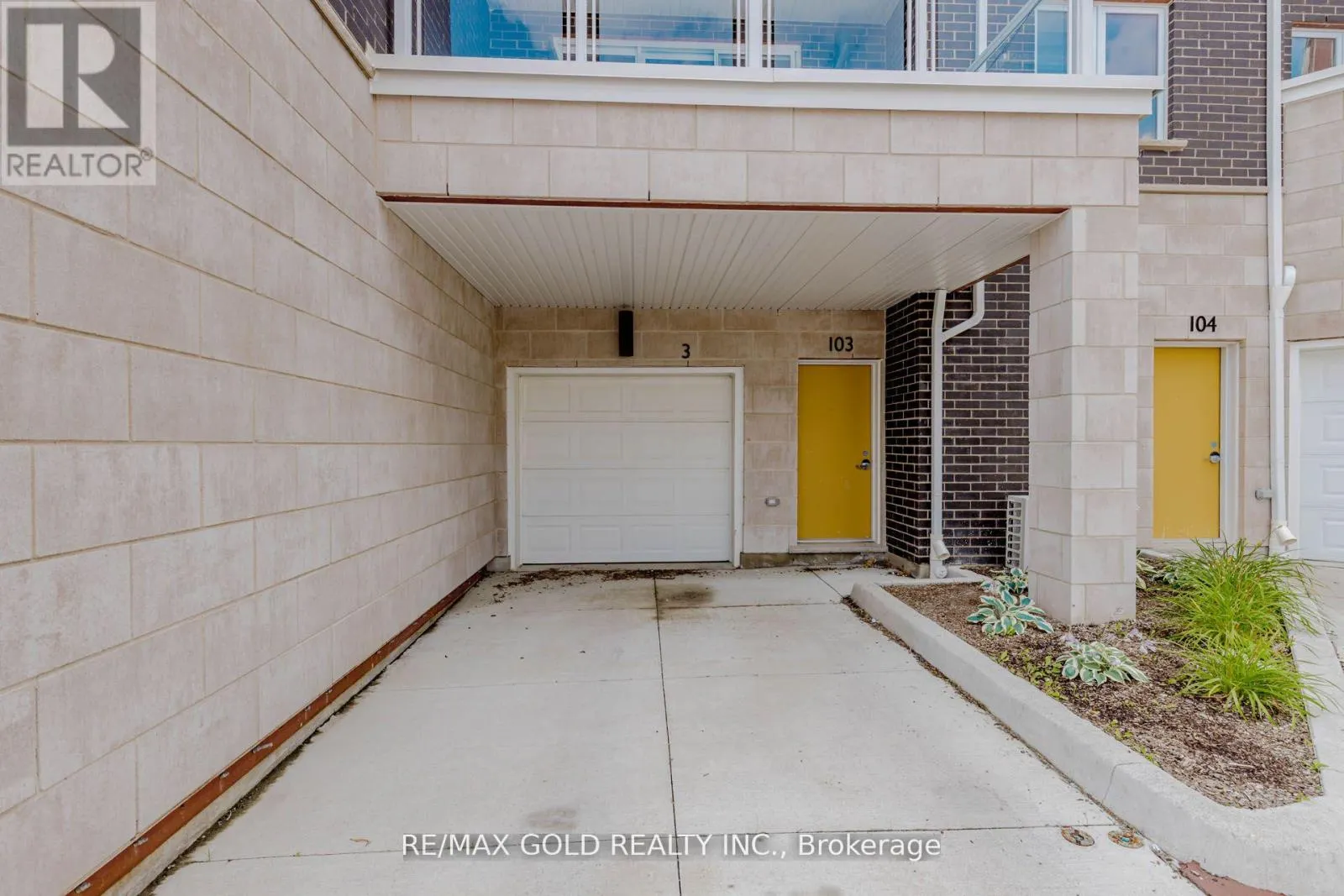 3 - 124 SEABROOK DRIVE